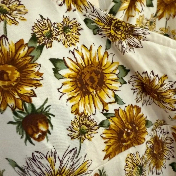 Forever 21 Yellow Floral plus size Dress - Picture 3 of 5